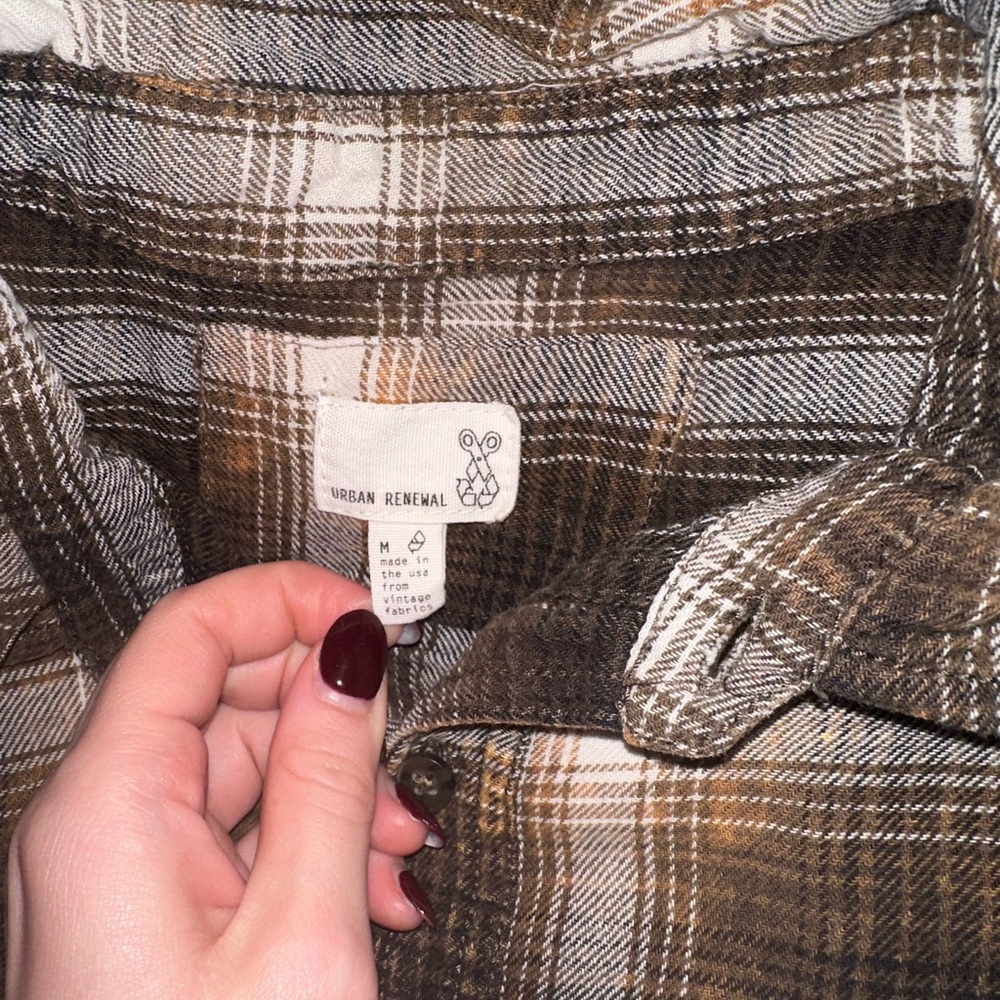Brown long sleeve cropped button up